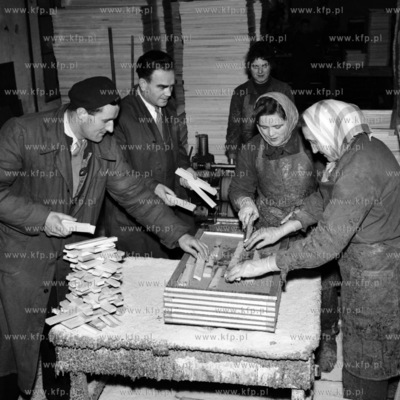 Stanowisko produkcyjne przeznaczone do wytwarzania...