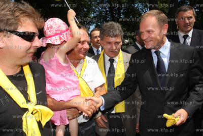 XI Zjazd Kaszubow w Bytowie. Wsrod zaproszonych gosci...