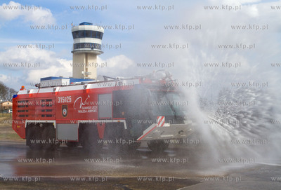 Gdansk, Rebiechowo. Nz. Szkolenie sie Lotniskowej Strazy...