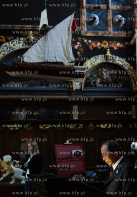 Gdansk Dwor Artusa. Grupa Japonczykow zrzeszonych w...