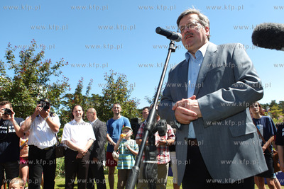 Pogorzelica Bronislaw Komorowski kandydat na Prezydenta...
