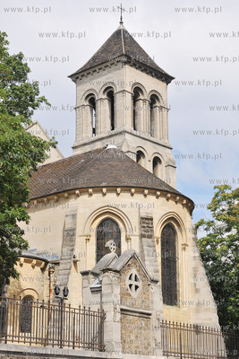 Montmartre - historyczna dzielnica Paryza polozona...