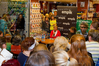 Promocja drugiej czesci ksiazki Kobieta na Krancu Swiata...