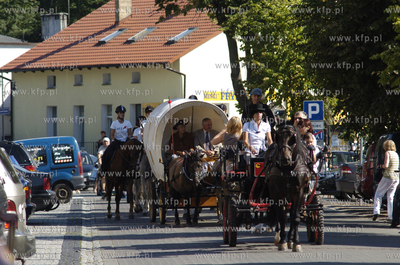 Ustka. Jan Holewik z Katowic przyjechal do Ustki bryczka...