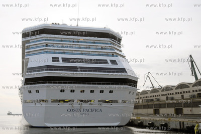 Wycieczkowiec Costa Pacifica zawinal do portu w Gdyni.
30.08.2011
fot....