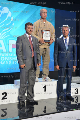 W ostatnim dniu odbywajacych sie w Hali Sportowo -...