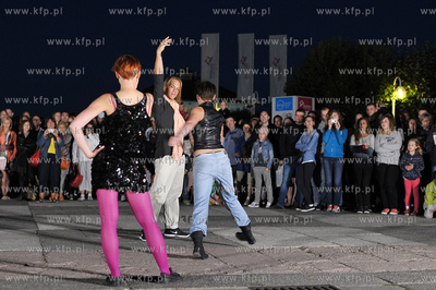 Sopot. Skwer Kuracyjny - fontanna. Pokaz fontanny oraz...