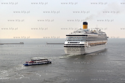 Przy Nabrzezu Francuskim w gdynskim porcie cumowal...