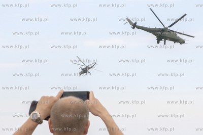 Piknik lotniczy polaczony ze Swietem 49 Bazy Lotniczej...