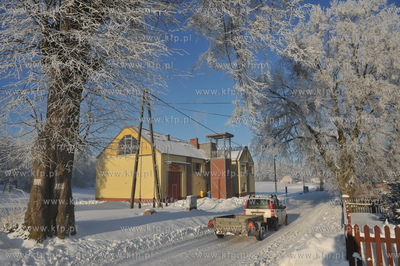 Zima w Sulminie na Kaszubach. Remiza Ochotniczej Strazy...