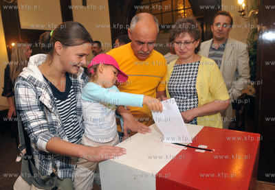 Wybory prezydenckie 2010. Obwodowa Komisja Wyborcza...