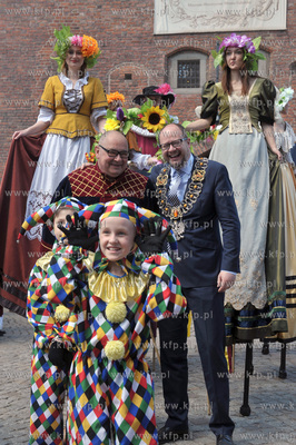 Gdansk. Swieto Miasta. Parada i inscenizacja  na ul....