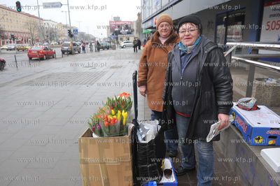 Gdańsk Wrzeszcz, al. Grunwaldzka przed sklepem Zatoka,...