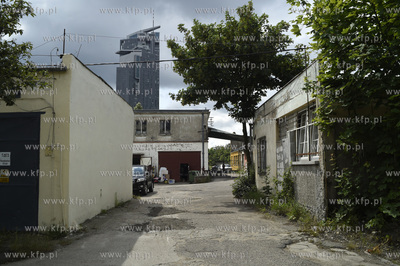 Gdynia. Okolice stoczni Nauta na u. Waszyngtona.  Na...