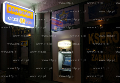Gdansk Niedzwiednik. Bankomat sieci Cash 4 You.
18.03.2010
fot....