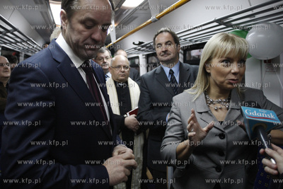 Gdansk. Dworze Glowny. Uroczystosc przekazania przez...