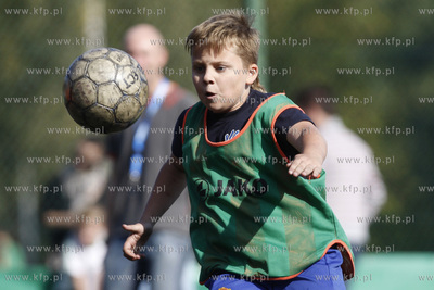 Gdansk Zaspa. Pilkarski turniej dzikich druzyn Do przerwy...