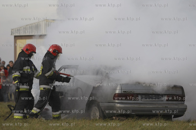 Pruszcz Gdanski. Festyn wojskowy z okazji 44 - lecia...