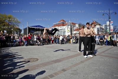 Sopot. Plac Przyjaciol Sopotu. Flash Art. ( w rez.Joanny...