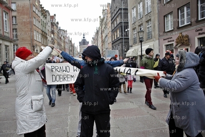 Gdansk. ul. Dluga manifa zorganizowana przez Trojmiejska...