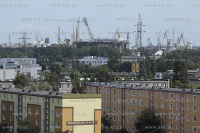 Bloki przy ul. Bohomolca i Stocznia Remontowa w Gdansku.
29.06.2013
fot....