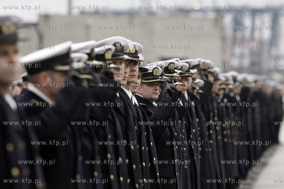 Port Wojenny w Gdyni Oksywie. Rozformowanie dowodztwa...