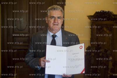 Bogdan Oleszek z dyplomem za Najpiękniejszy Podświetlony...