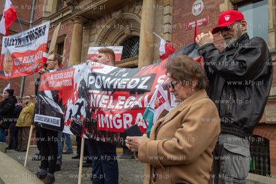 Protest Nie dla nielegalnej imigracji zorganizowany...