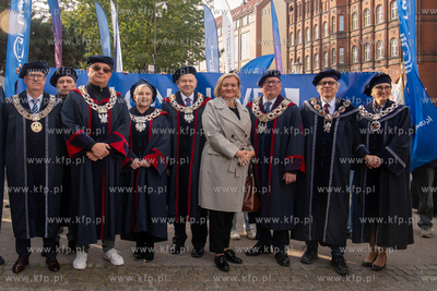 Studenci, nauczyciele akademiccy, władze pomorskich...
