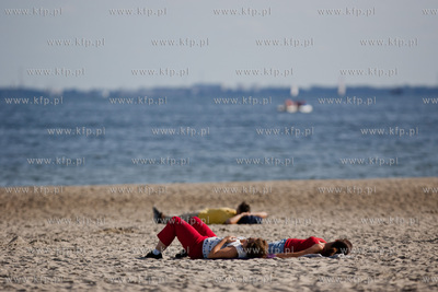 Gdynia. Plaza Miejska. Sloneczna pogoda powrocila na...