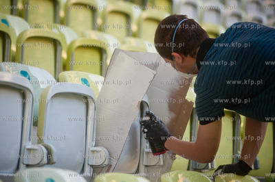 Gdansk. Stadion PGE Arena. Malowanie napisu Lechia...