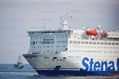 Gdynia. Swieto Morza. Pokaz dzialan antyterrorystycznych...