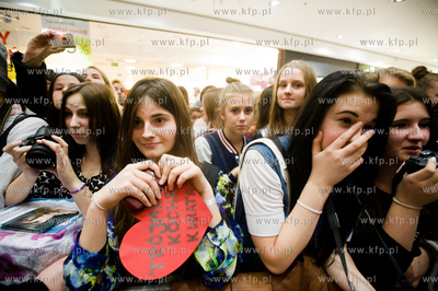 Gdansk. Galeria Baltycka. Spotkanie z Dawidem Kwiatkowskim.
28.11.2013
fot....
