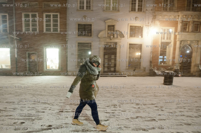 Gdansk. Ul. Dluga. Niespodziewana, nagla zmiana pogody,...