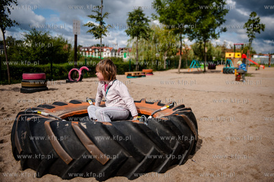 Gdansk. Ujescisko. Nowo powstaly Ekologiczny plac zabaw...