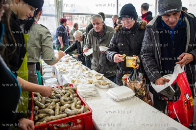 Gdansk. Targ Weglowy. XXIII Wigilia dla ubogich, samotnych...