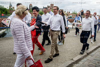 Gdansk. Szafarnia. Lato z SLD. Przedstawiciele Sojuszu...