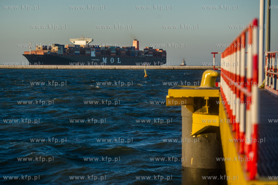 Gdansk. Terminal kontenerowy DCT. Kolejne zawiniecie...