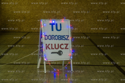 Gdańsk. Reklama zakładu dorabiającego klucze, znbajdującego...