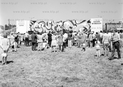I Targi Rybne w Gdyni. Stoisko Glosu Wybrzeza. 
24.06.1973
6czerwiec73_z.kosycarz_p56
Fot....