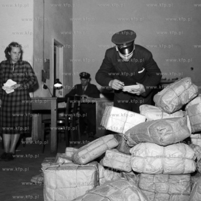 W urządzie pocztowym w Gdyni. ( lata60 )
1962
0006168z_gdynia
Fot....