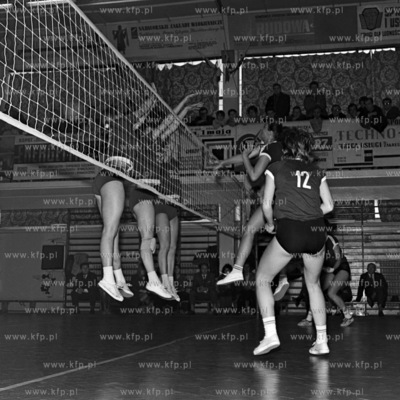 Mecz siatkówki kobiet , gdyński Start z warszawską...