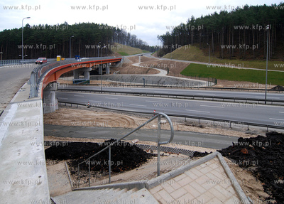 Gdynia. Dobiegaj1 konca prace przy budowie ostatniego...