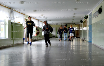 W Gimnazjum nr 4 w Rumii ogloszono alarm bombowy. Jak...