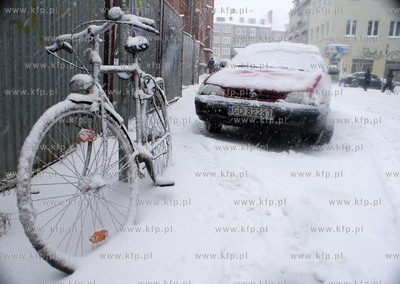 Zima dotarla do Gdanska. Nz. zimowe, rowerowe szalenstwo.
07.01.2009
fot....