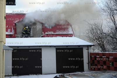 Rumia. Pozar w domku jednorodzinnym przy ul. Abrahama...