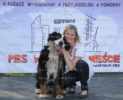 Skwer Arki Gdynia, obok Bulwaru Nadmorskiego odbyl...