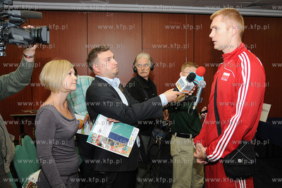 Hotel Nadmorski w Gdyni. Konferencja prasowa przed...