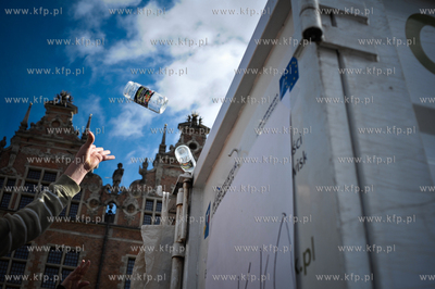 Akcja promocji segregowania smieci poparta mi. przez...