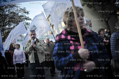 I Archidiecezjalny Marsz dla Zycia i Rodzin w obronie...